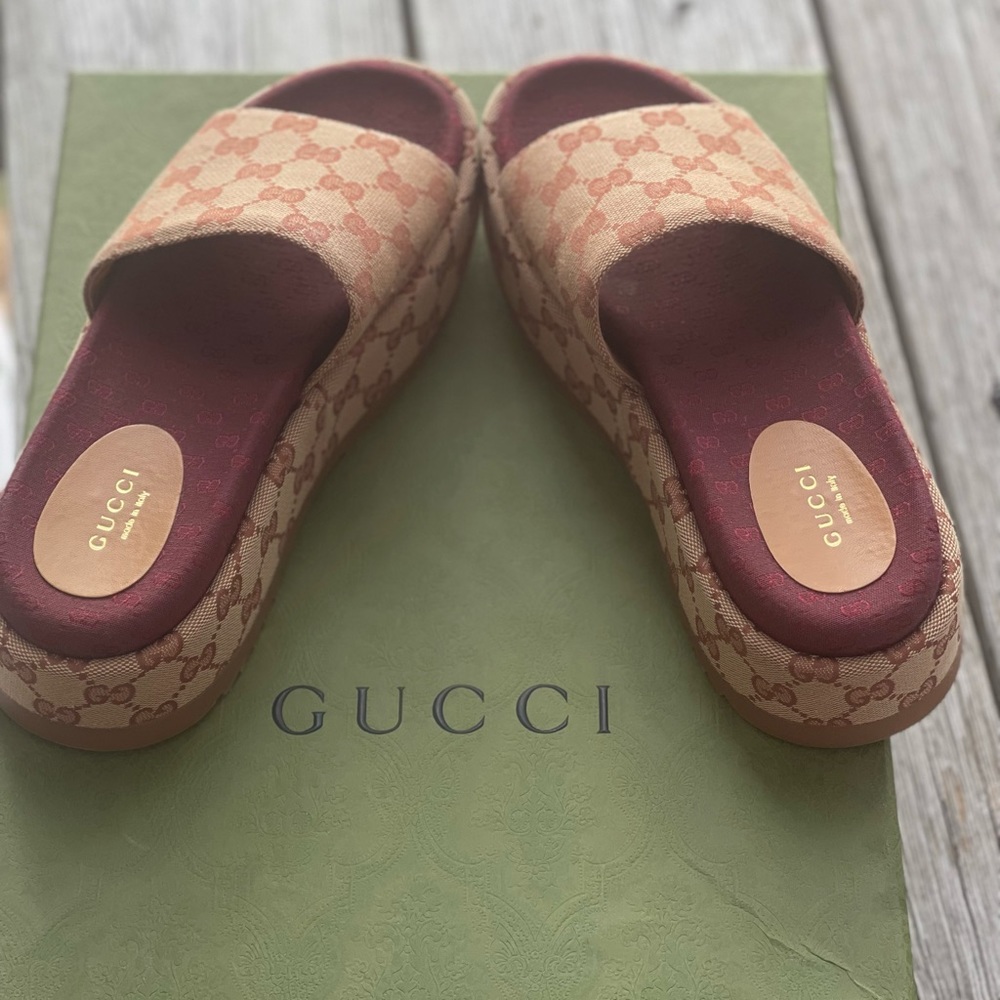 Womens orginal GG sandals , Sz 37! (7 womens)